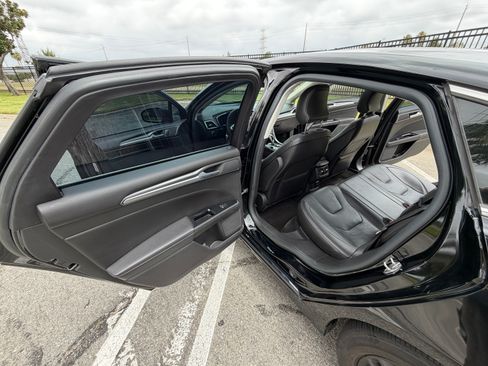 Used 2016 Ford Fusion Energi Titanium FWD image 19