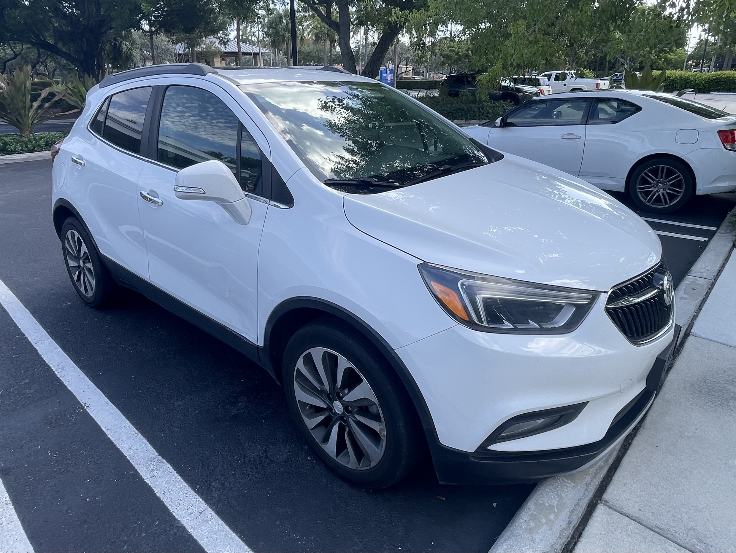 Used 2018 Buick Encore Essence FWD image 16