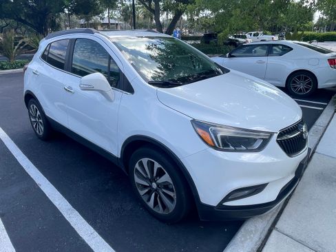 Used 2018 Buick Encore Essence FWD image 16