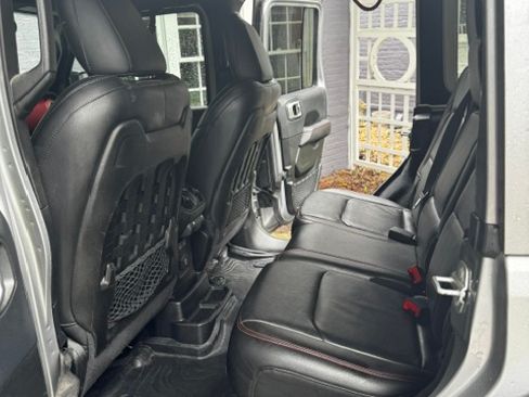 Used 2019 Jeep Wrangler Unlimited Rubicon AWD/4WD image 13