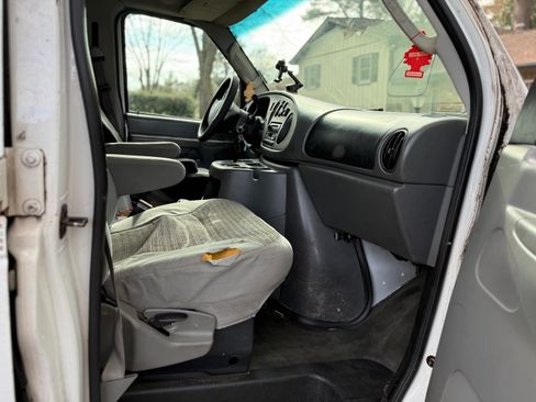 Used 2003 Ford E-350 and Econoline 350 XLT image 12