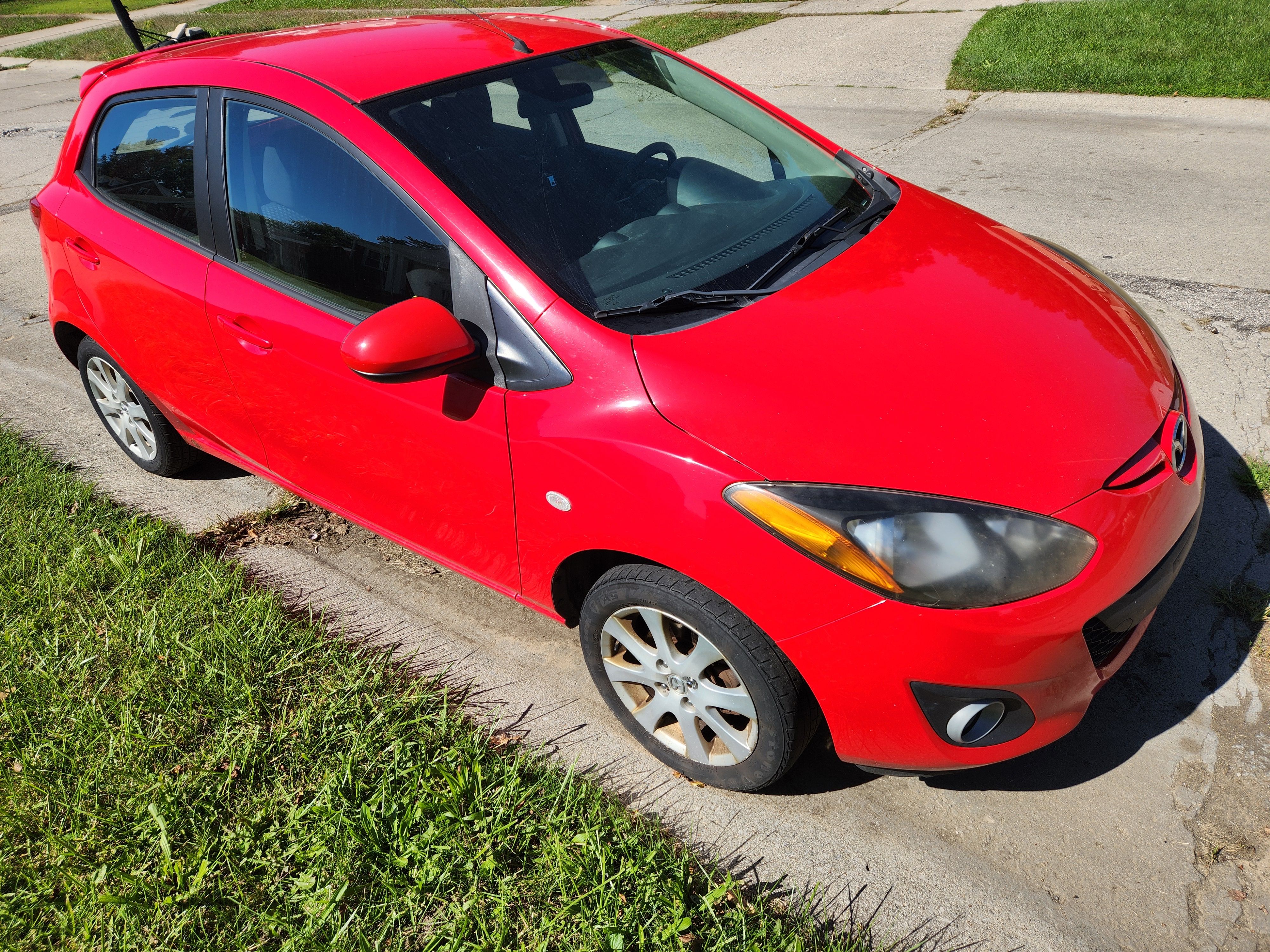 Used 2012 MAZDA MAZDA2 Touring FWD image 5