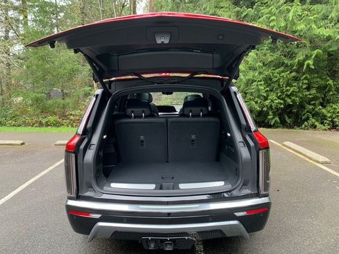 Used 2026 Cadillac Vistiq Luxury image 6