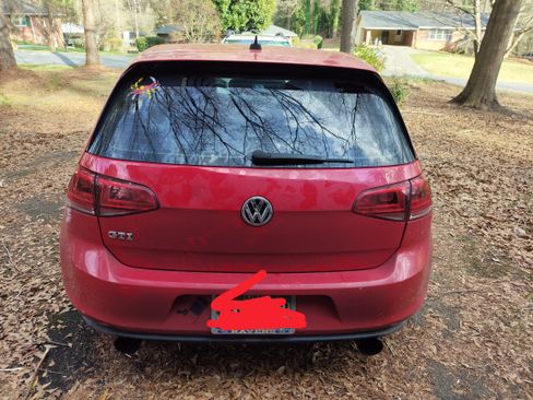 Used 2015 Volkswagen GTI SE image 10