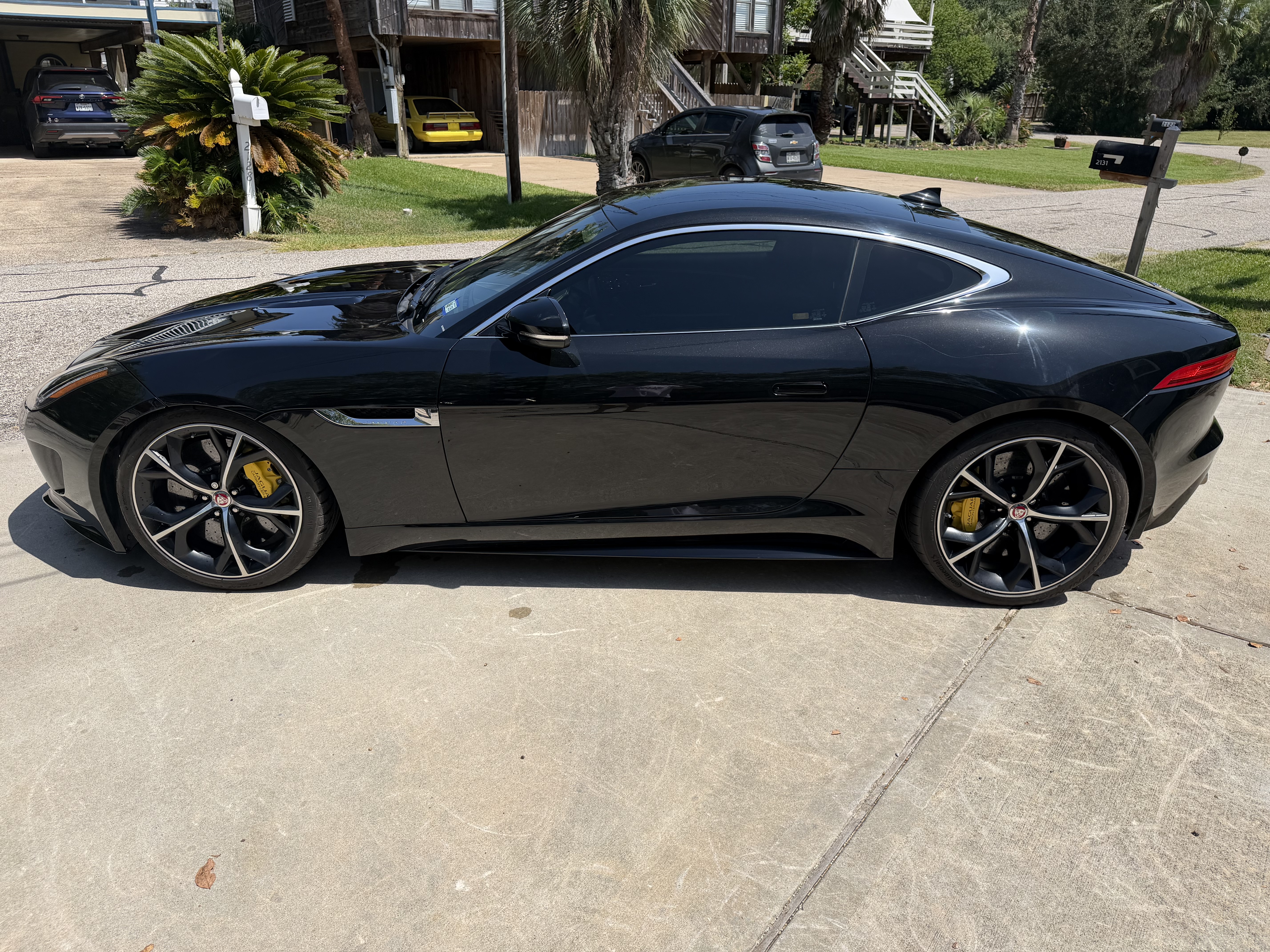Used 2015 Jaguar F-TYPE R RWD image 8
