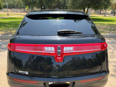 Used 2019 Lincoln MKT AWD image 13