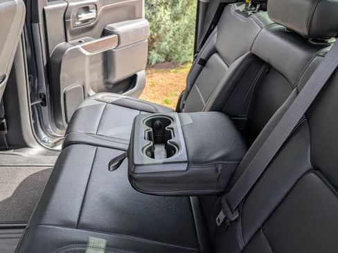 Used 2022 GMC Sierra 1500 SLT image 27