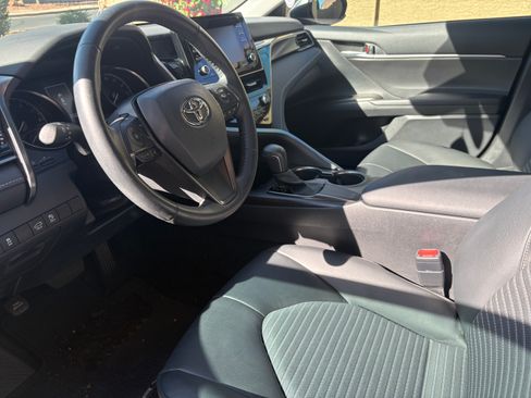 Used 2021 Toyota Camry SE w/ Carpet Mat Package (TMS) image 9