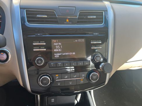 Used 2015 Nissan Altima 2.5 S w/ Power Driver Seat Package image 9