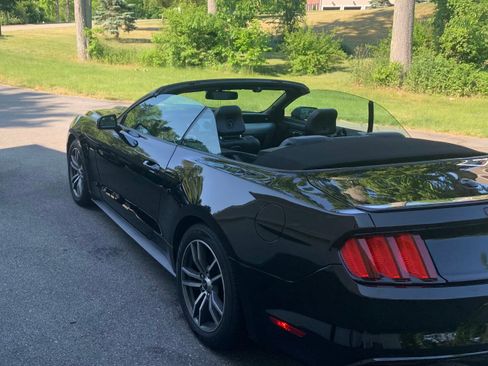 Used 2016 Ford Mustang Premium image 4