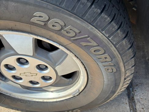 Used 2002 Chevrolet Suburban LT image 19