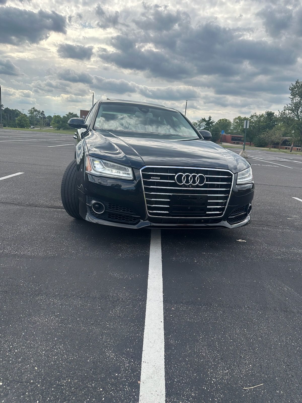 Used 2016 Audi A8 L 4.0T AWD/4WD image 2