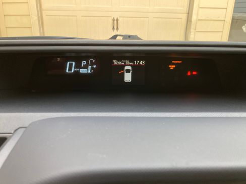 Used 2016 Toyota Prius C Three image 17