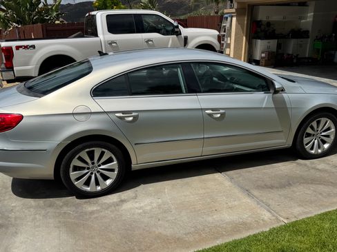 Used 2010 Volkswagen CC Sport FWD image 17