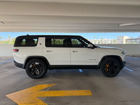 Used 2023 Rivian R1S Adventure AWD/4WD image 9