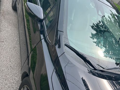 Used 2020 Nissan Versa SV FWD image 10