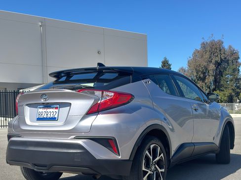 Used 2020 Toyota C-HR XLE image 5