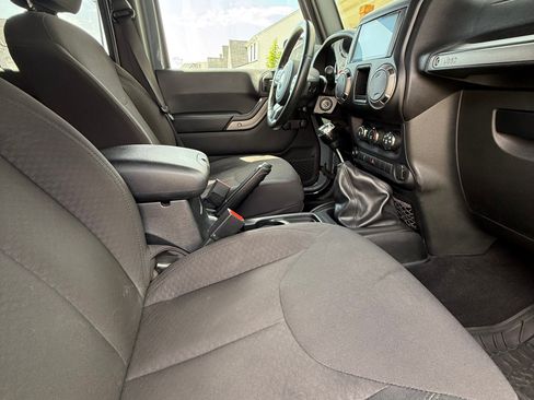 Used 2015 Jeep Wrangler Unlimited Sport AWD/4WD image 16
