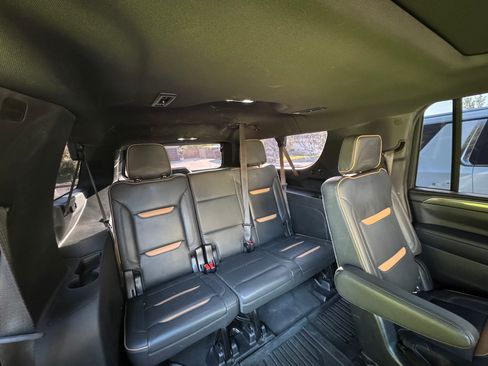 Used 2021 GMC Yukon XL AT4 w/ Rear Media and Nav Package AWD/4WD image 6