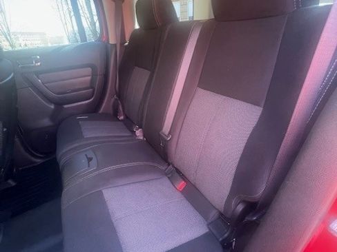Used 2010 HUMMER H3 image 19