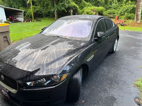 Used 2017 Jaguar XE Premium AWD/4WD image 7