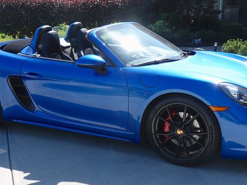 Used 2018 Porsche 718 Boxster GTS RWD image 1