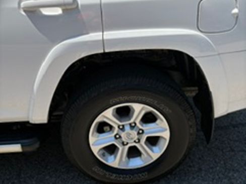 Used 2018 Toyota 4Runner SR5 RWD image 8