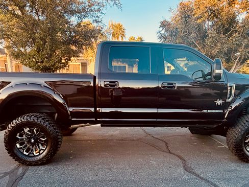 Used 2019 Ford F250 Lariat w/ Lariat Ultimate Package image 1