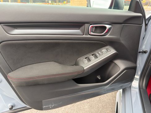 Used 2025 Honda Civic Type R image 11