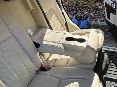 Used 2015 Land Rover Range Rover Long Wheelbase Supercharged image 13