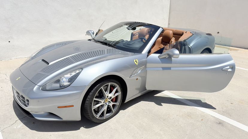 Used 2012 Ferrari California RWD image 6
