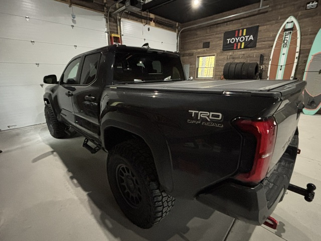 Used 2025 Toyota Tacoma TRD Off-Road w/ TRD Off Road Upgrade Package AWD/4WD image 13