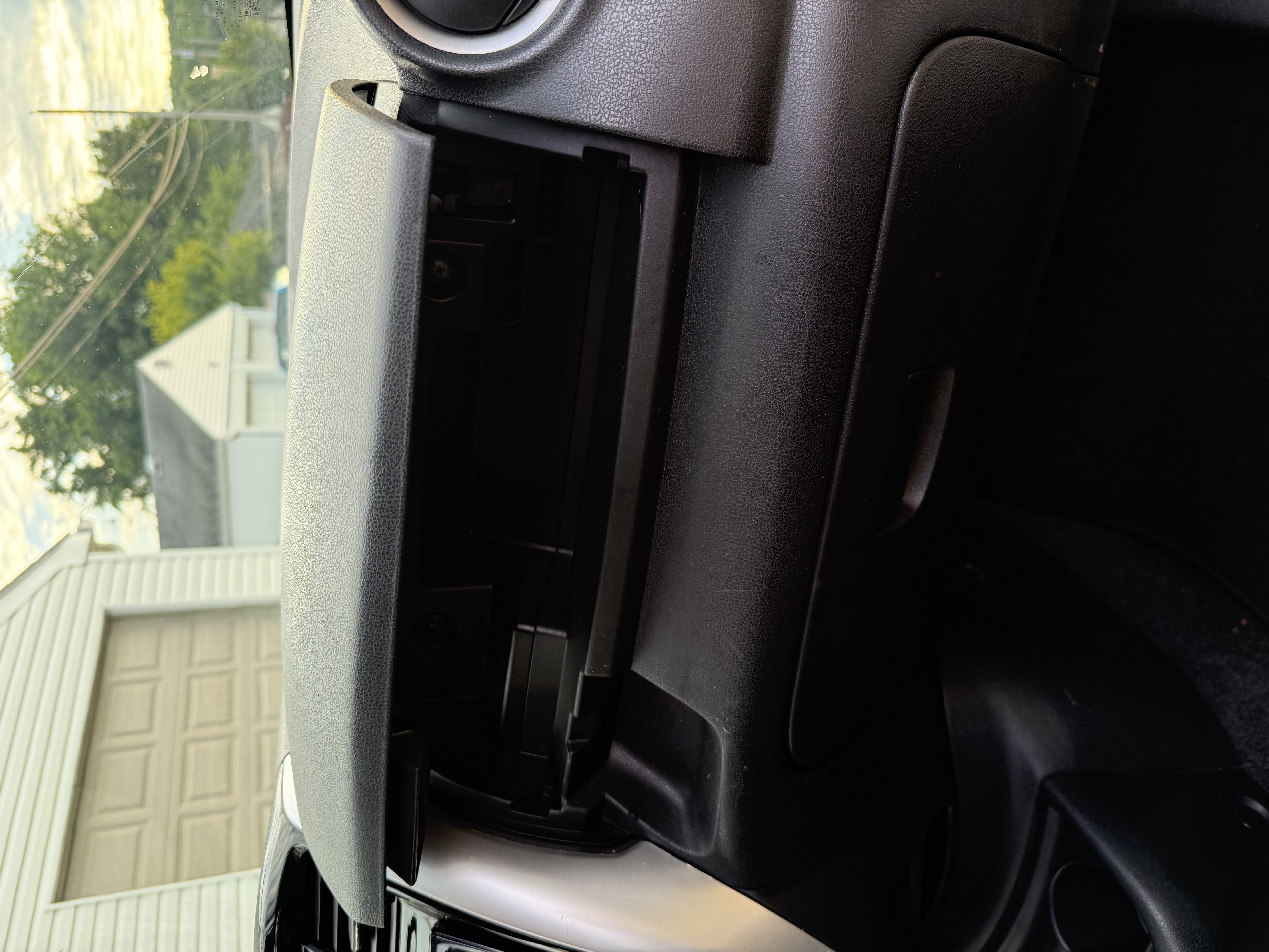 Used 2015 Nissan Versa Note SV FWD image 13