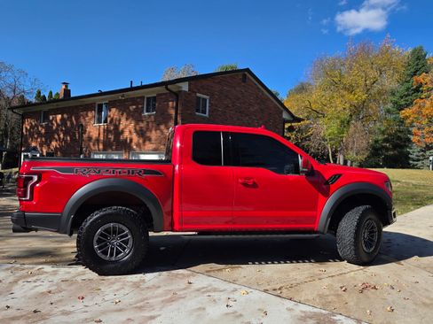 Used 2019 Ford F150 Raptor w/ Equipment Group 802A Luxury image 1
