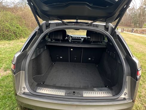 Used 2019 Land Rover Range Rover Velar R-Dynamic SE image 10