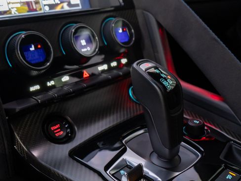 Used 2017 Jaguar F-TYPE SVR image 15