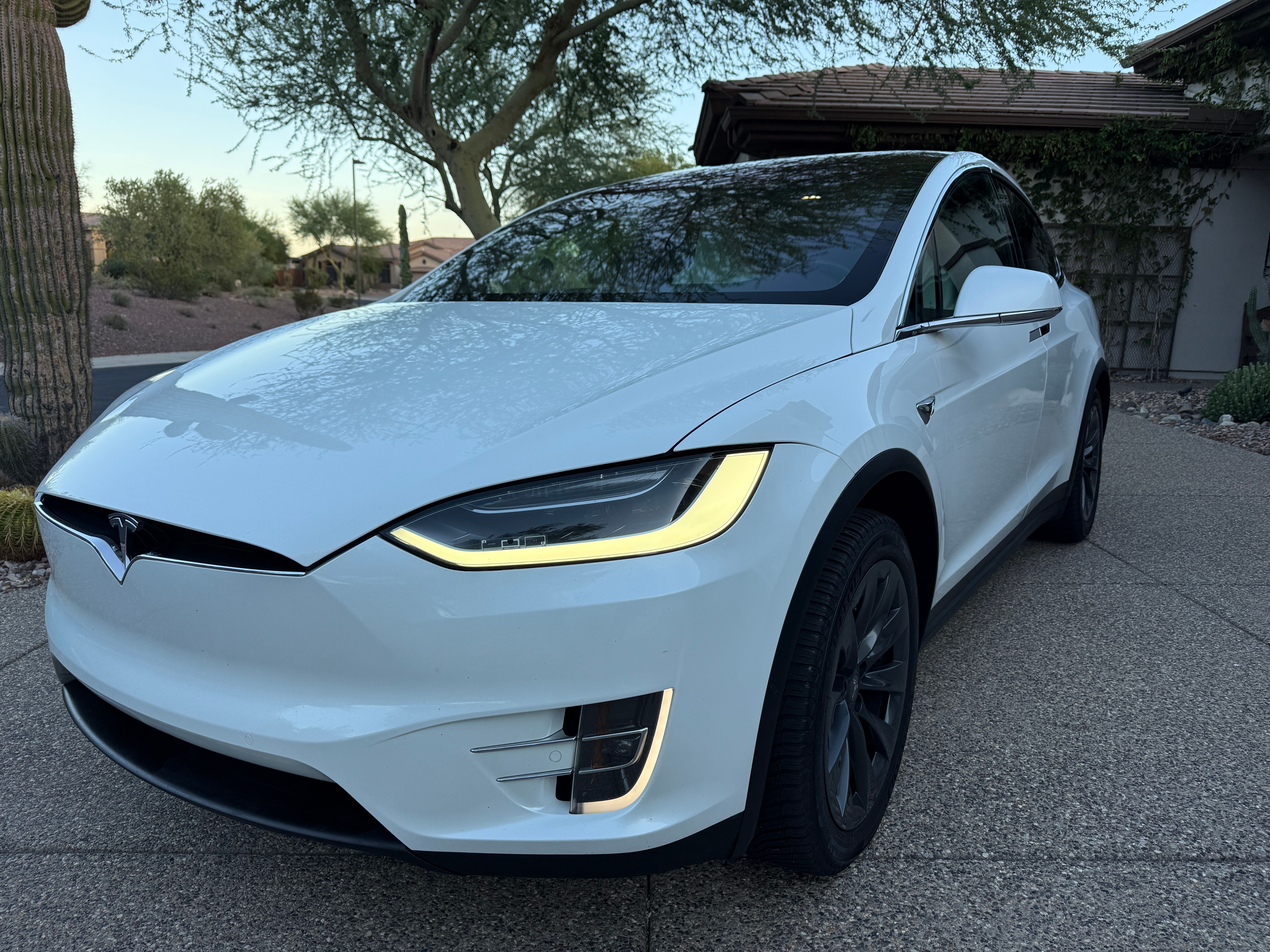 Used 2018 Tesla Model X 100D AWD/4WD image 1