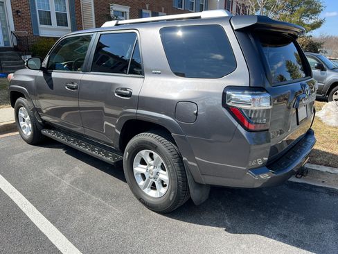 Used 2018 Toyota 4Runner SR5 Premium image 5