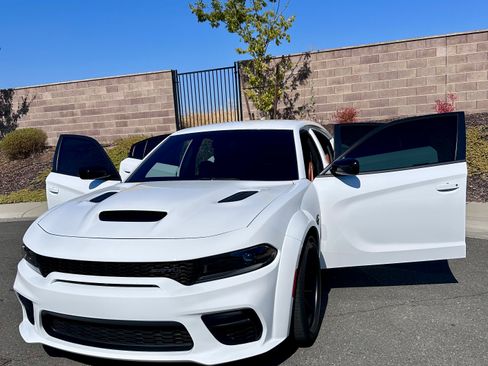 Used 2023 Dodge Charger SRT Hellcat w/ Harman/Kardon Audio Group image 2