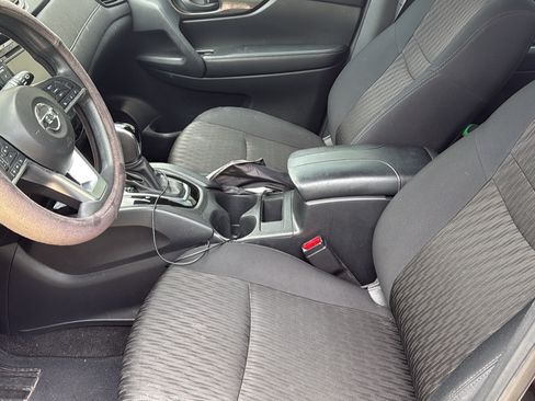 Used 2019 Nissan Rogue S AWD/4WD image 8
