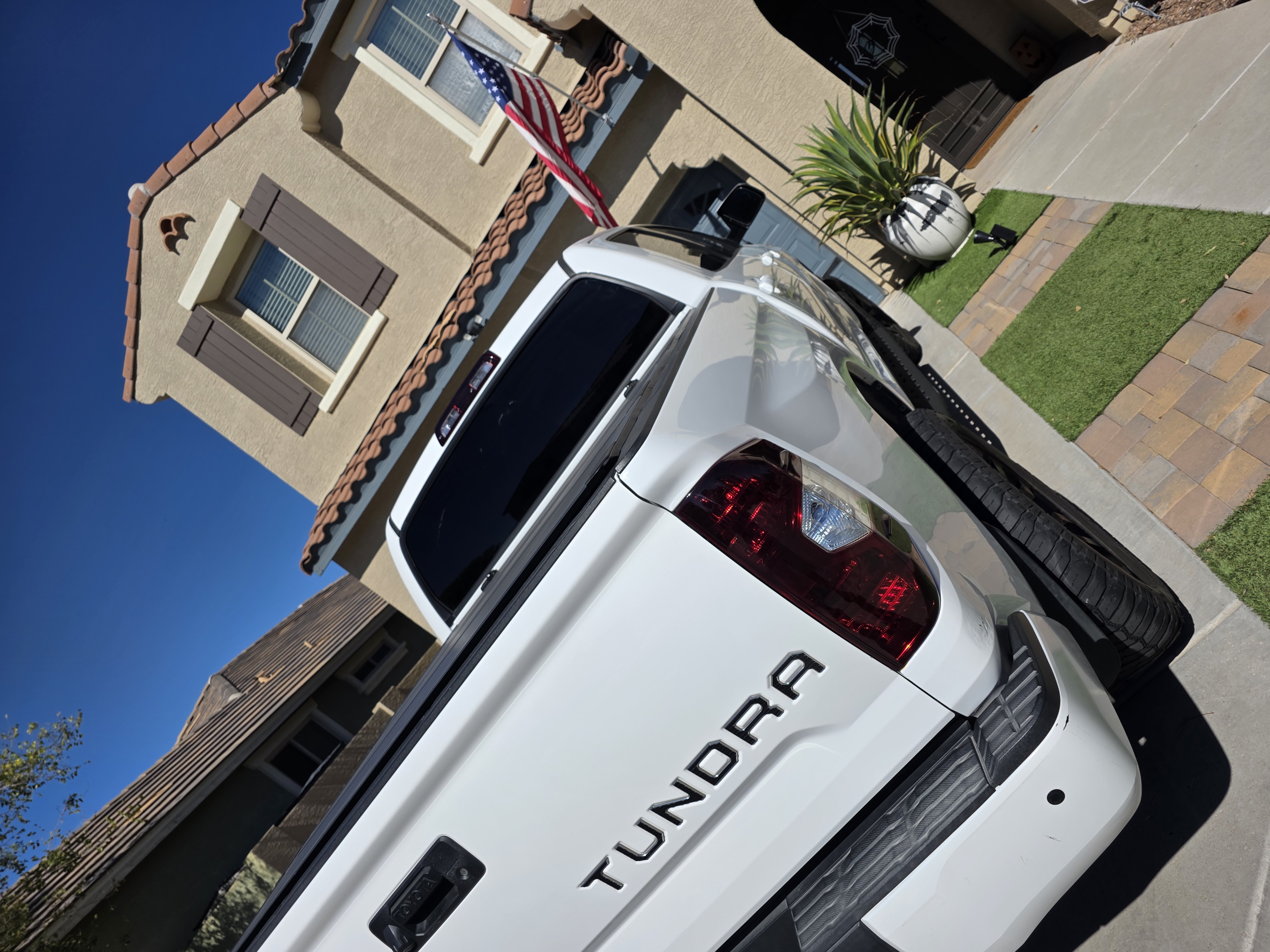 Used 2019 Toyota Tundra Platinum AWD/4WD image 2