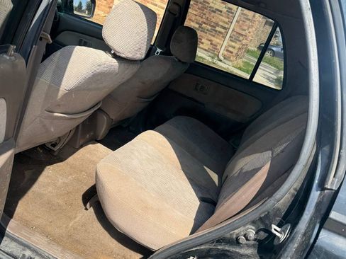 Used 2000 Toyota 4Runner SR5 image 4
