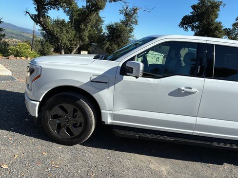 Used 2022 Ford F150 Lightning Lariat w/ Equipment Group 511A High AWD/4WD image 9