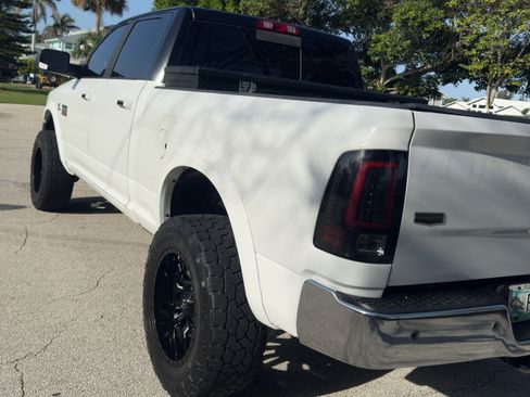 Used 2011 RAM 2500 Laramie AWD/4WD image 2