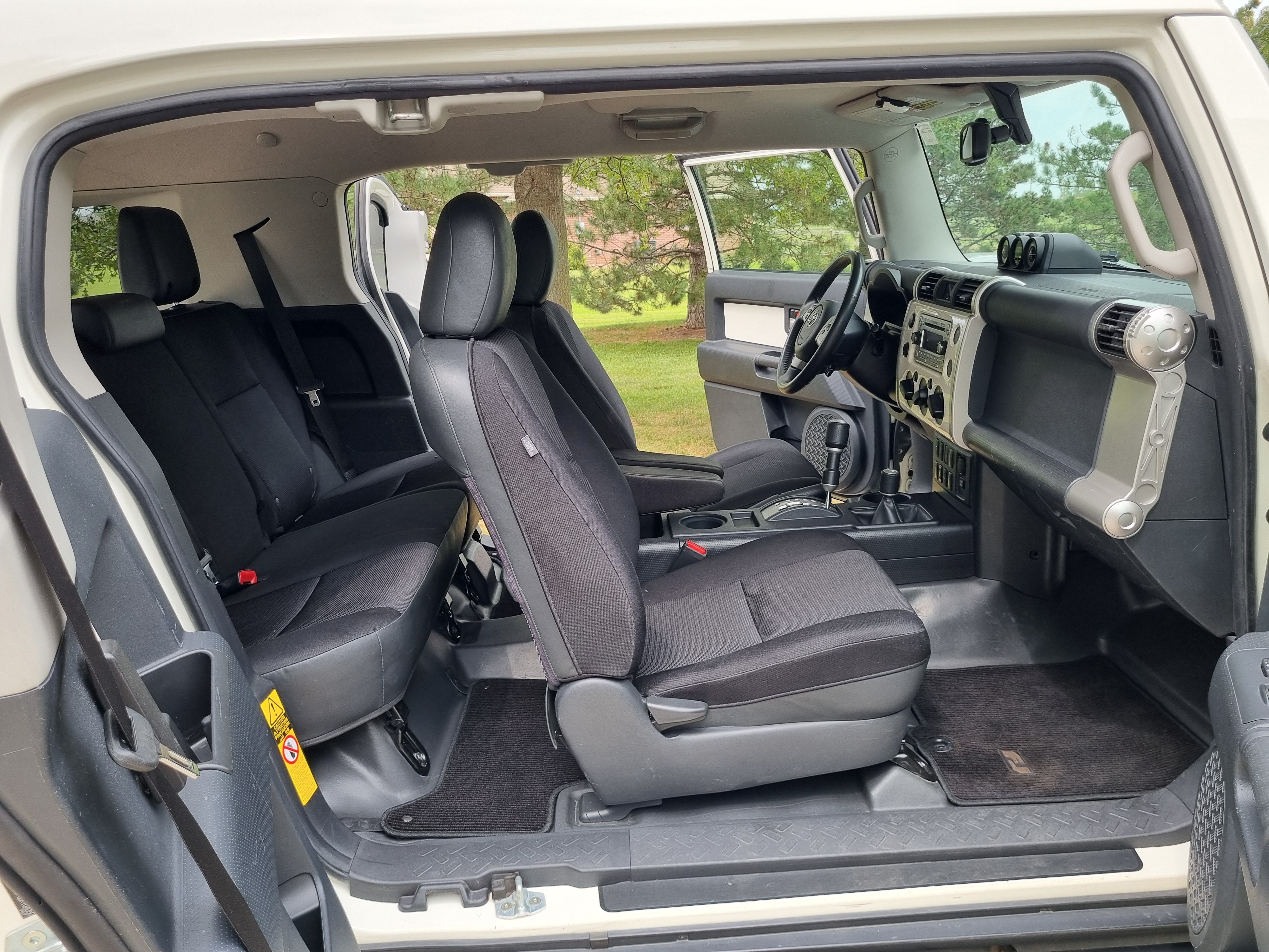 Used 2011 Toyota FJ Cruiser 4WD w/ Upgrade Pkg image 19