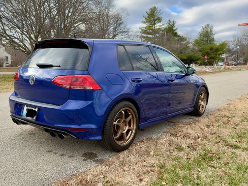 Used 2017 Volkswagen Golf 4-Door image 6