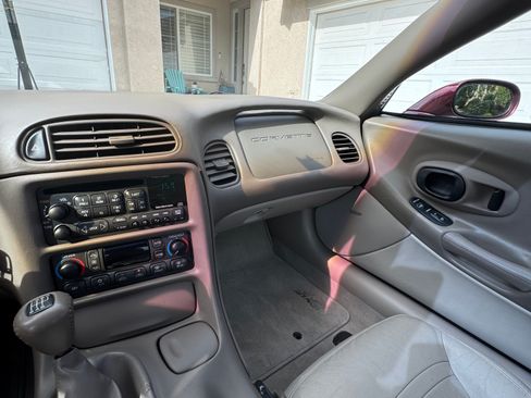 Used 2003 Chevrolet Corvette Coupe w/ Preferred Equipment Group image 16