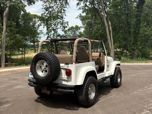 Used 1999 Jeep Wrangler Sahara AWD/4WD image 6