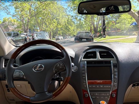 Used 2011 Lexus ES 350 image 8