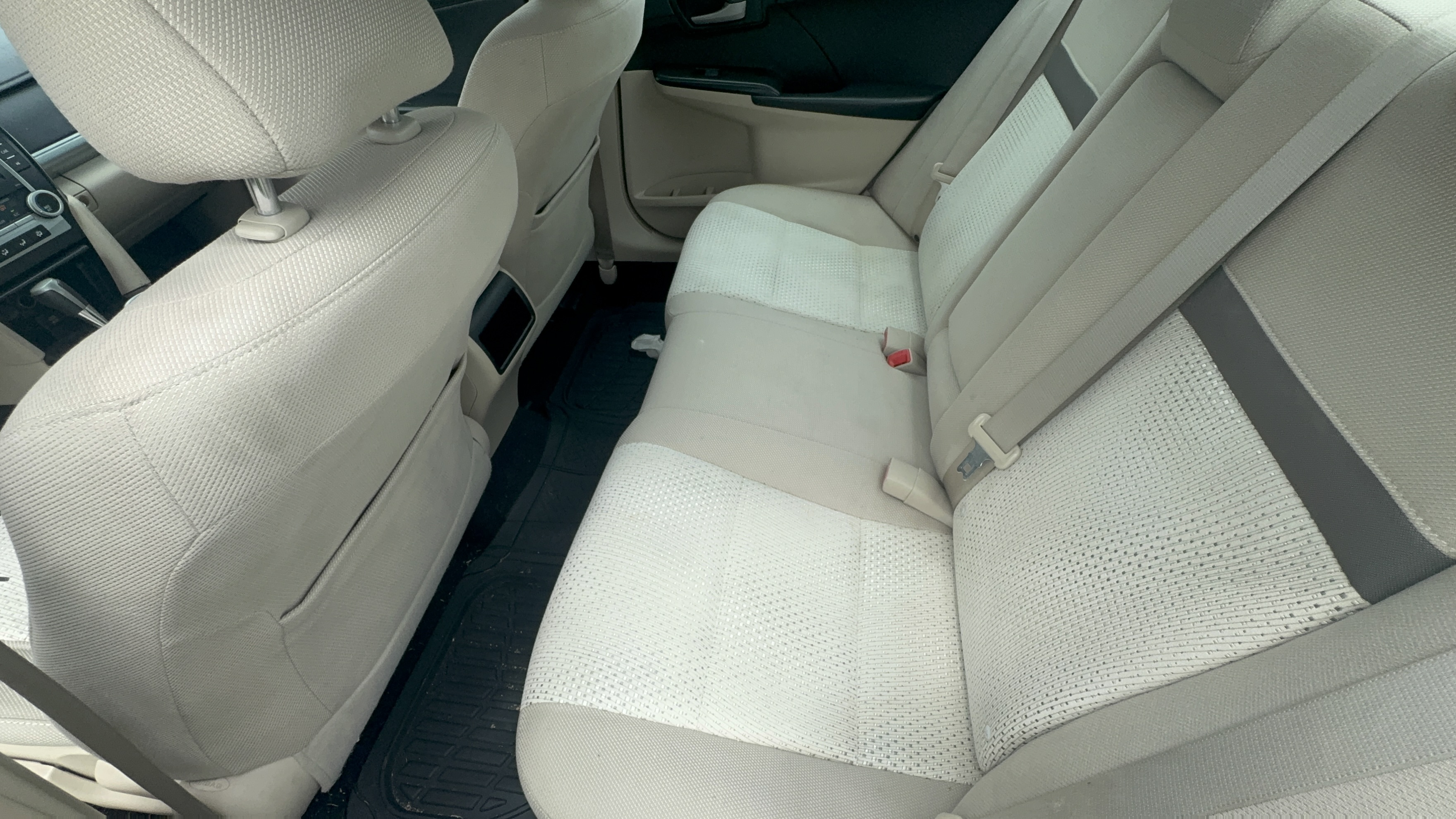 Used 2014 Toyota Camry FWD image 17